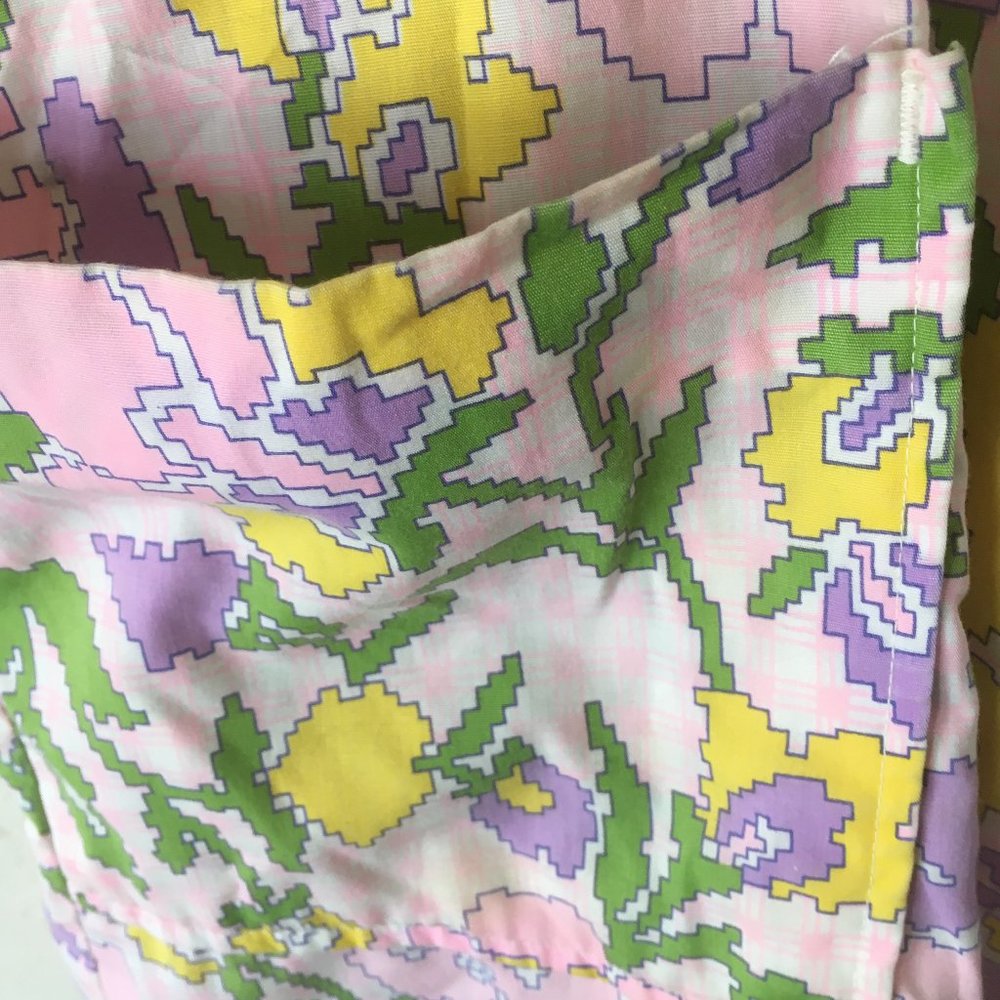 Vintage short sleeve snap button robe house coat dress pink with floral pattern - Picture 4 of 10